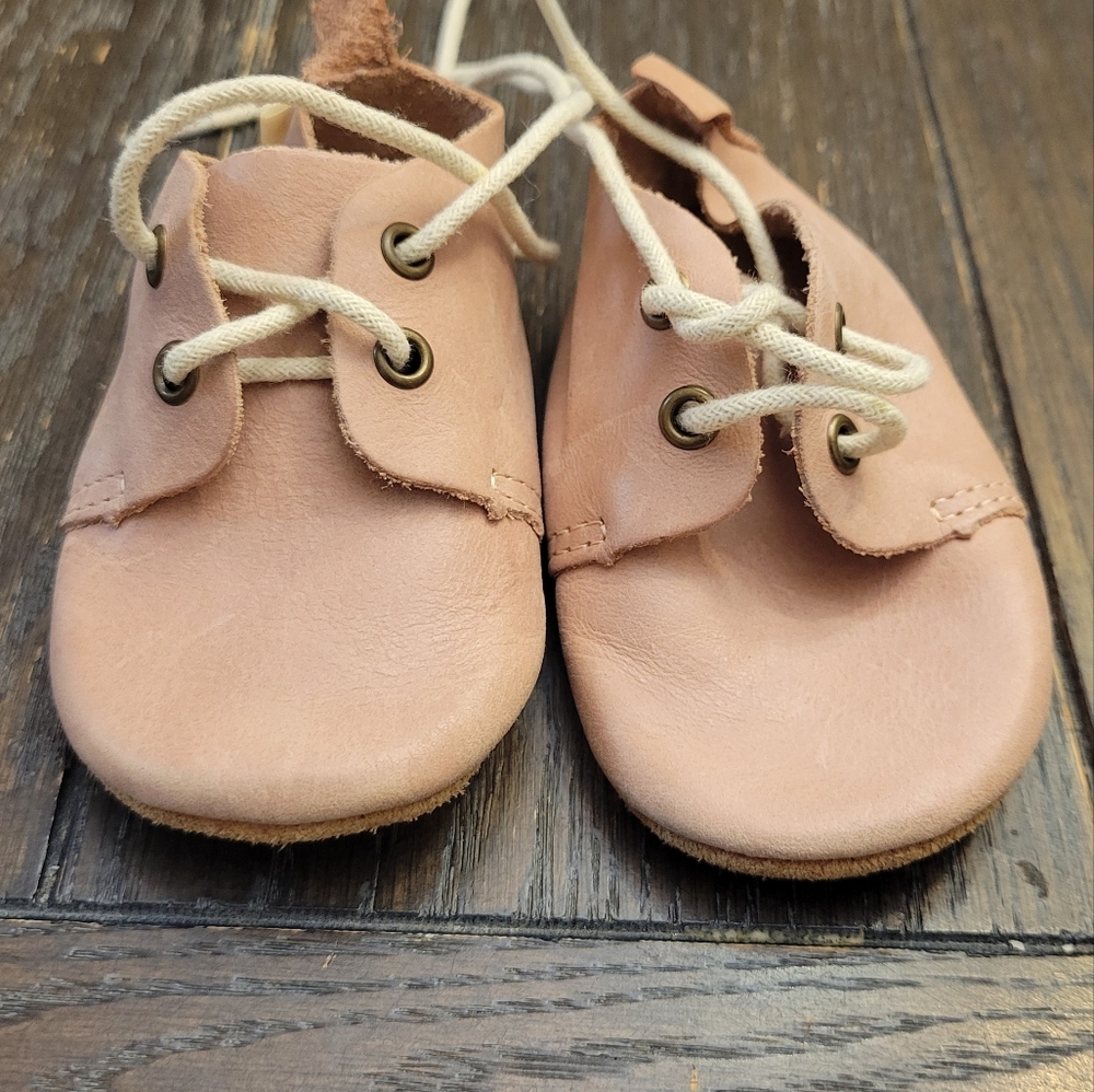 Piper Finn blush Low Top Oxford Soft Sole